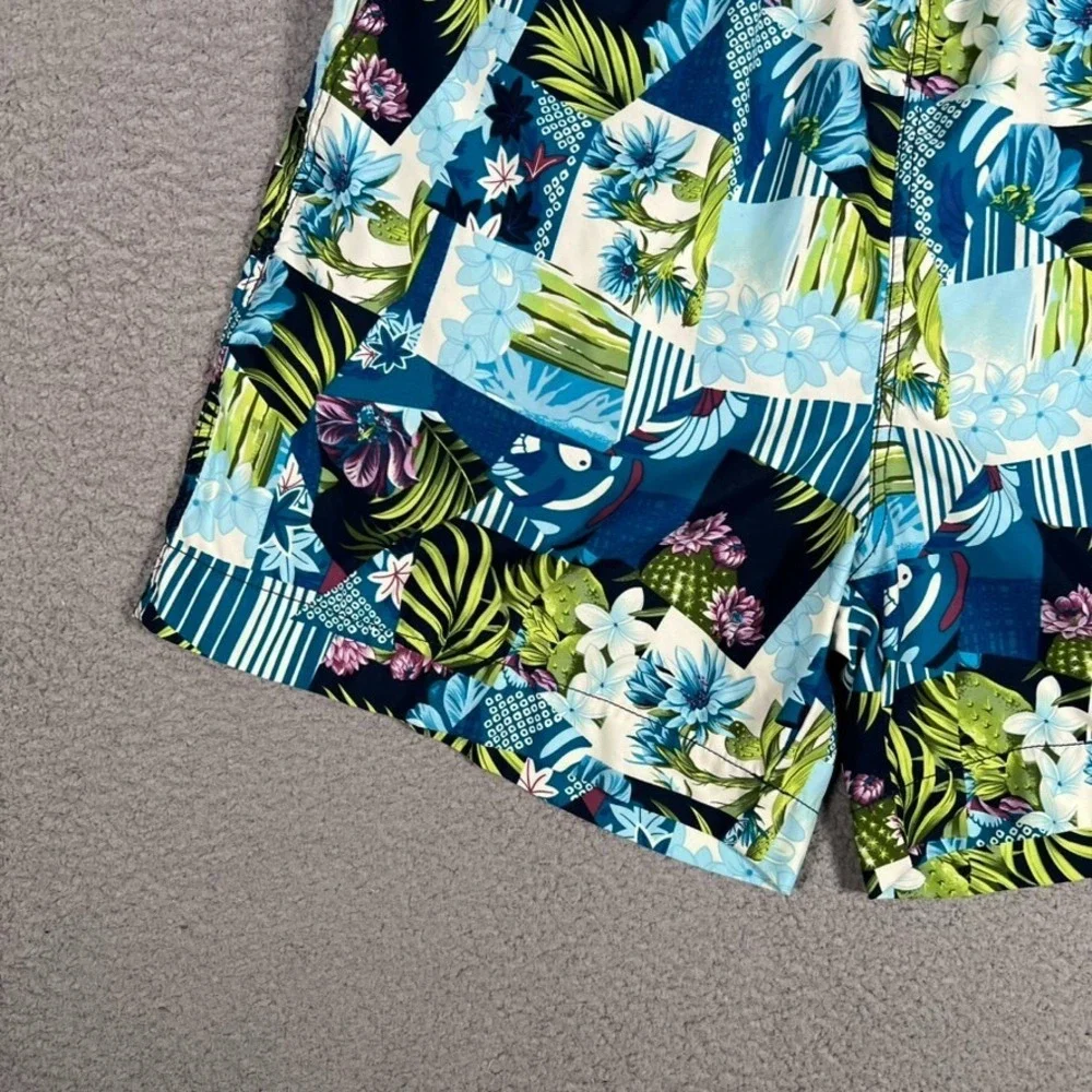 Tommy Bahama Shorts Mens Large Blue‎ Floral Hawaiian Elastic Waist Swim Pockets
